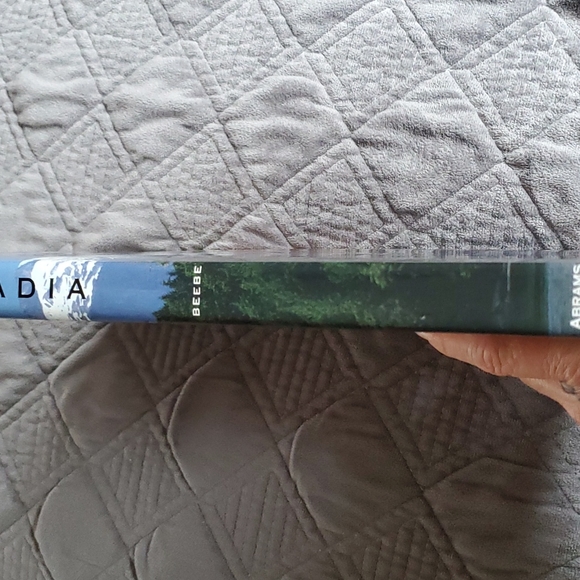 Cascadia. Seattle and Vancouver BC Coffee Table book - Picture 2 of 11